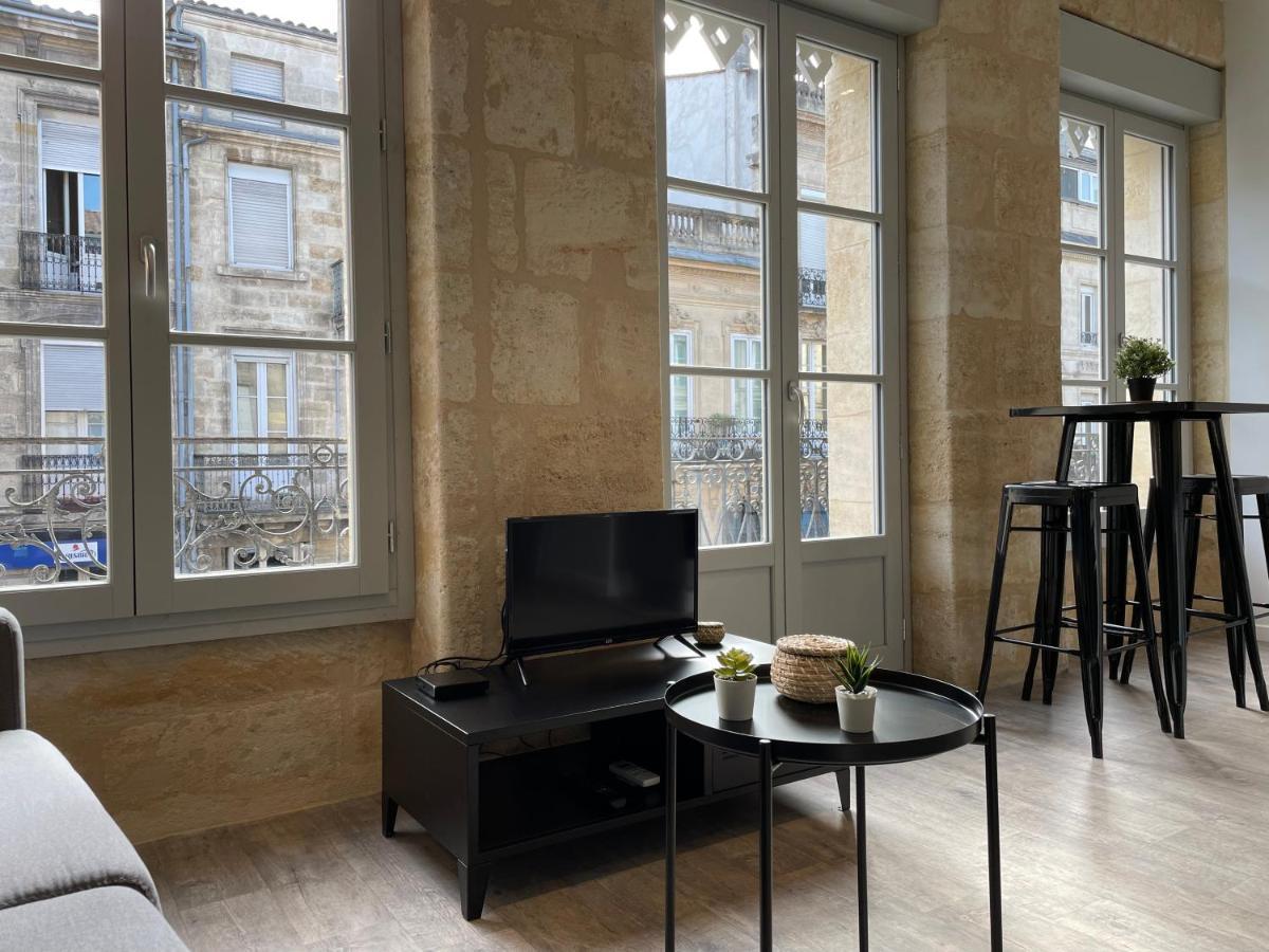 Superbes studios de charme, lumineux et climatisés en plein centre Burdeos Exterior foto